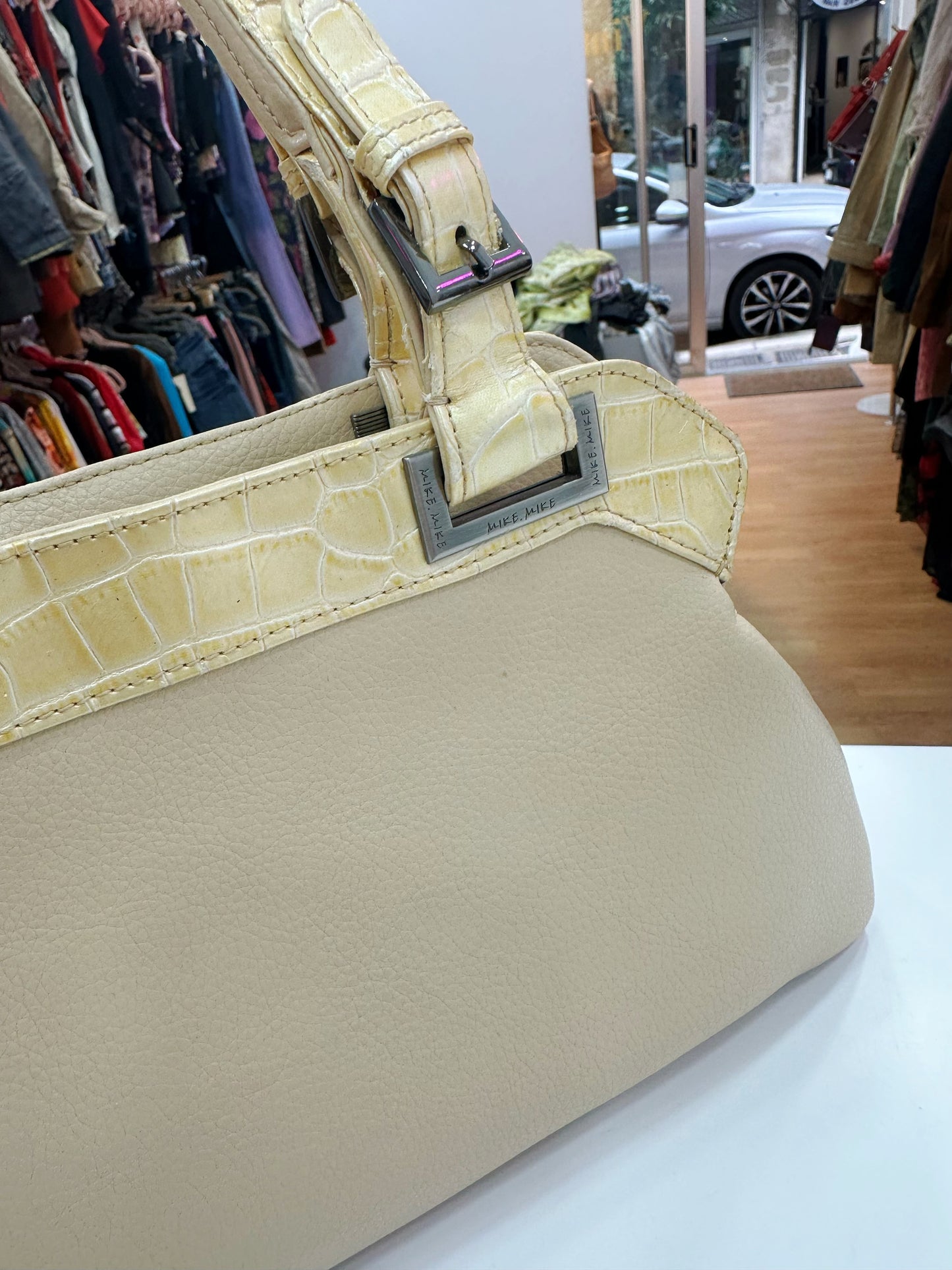 Vintage leather bag