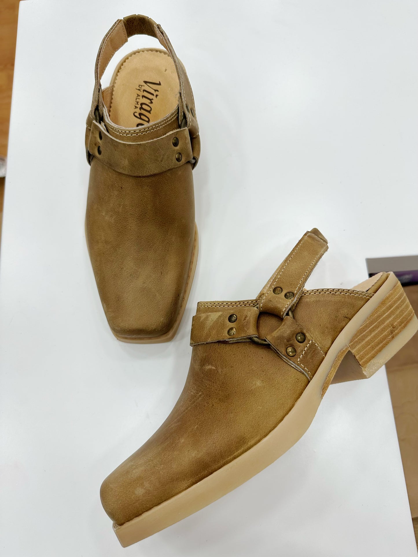 Deadstock leather shoes