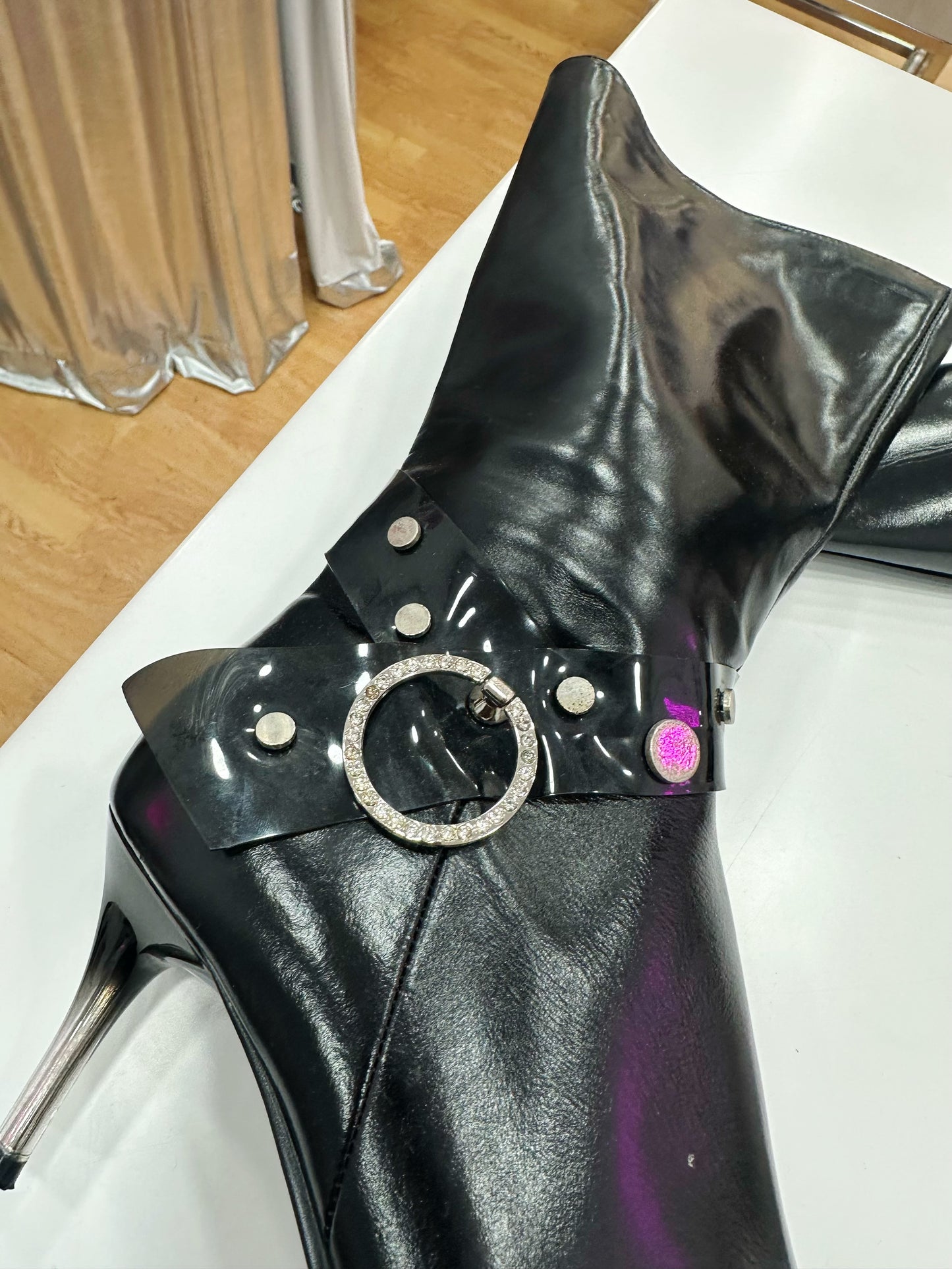 Y2K leather / vinyl boots