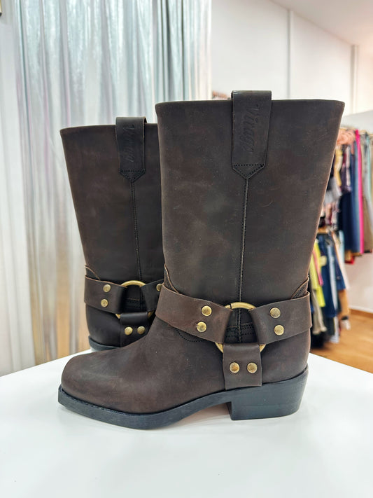 Deadstock leather boots
