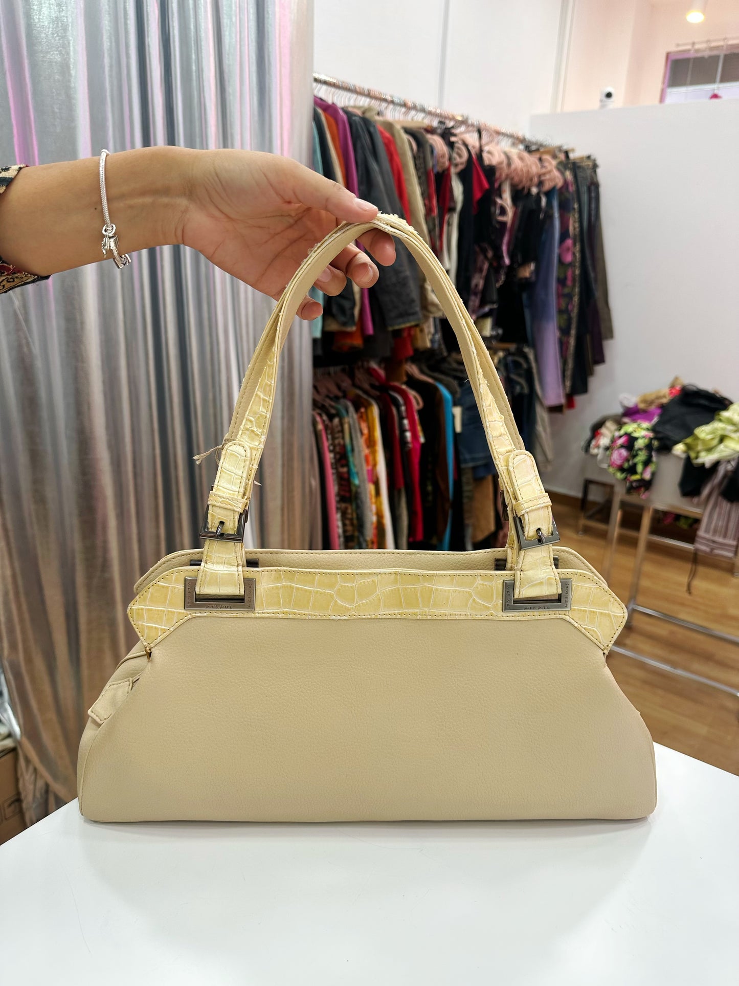 Vintage leather bag