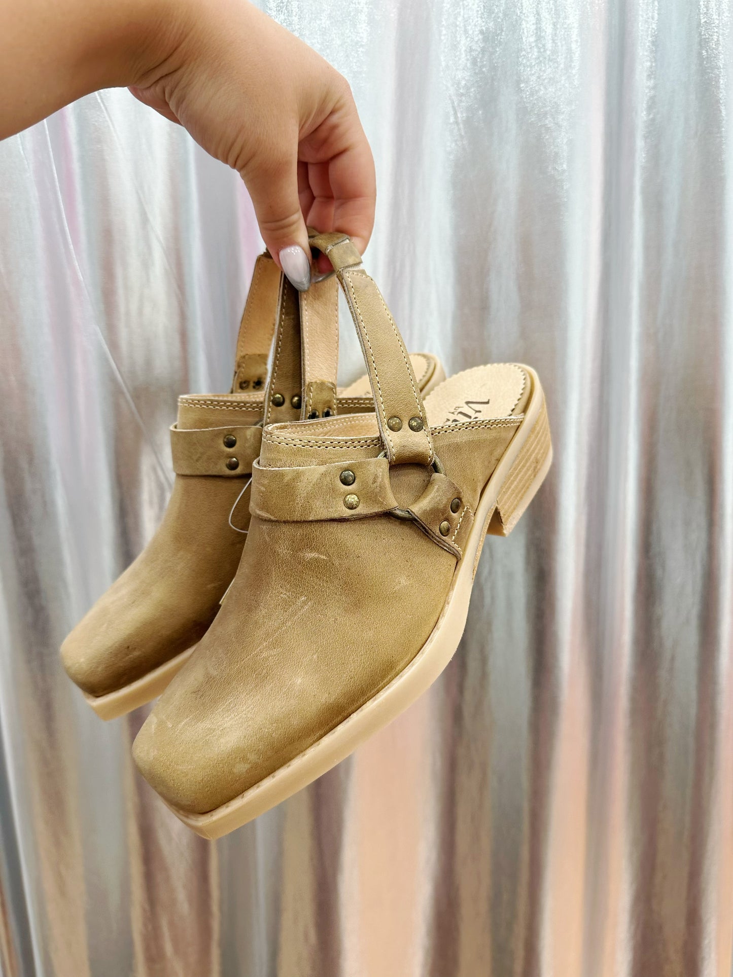 Deadstock leather shoes