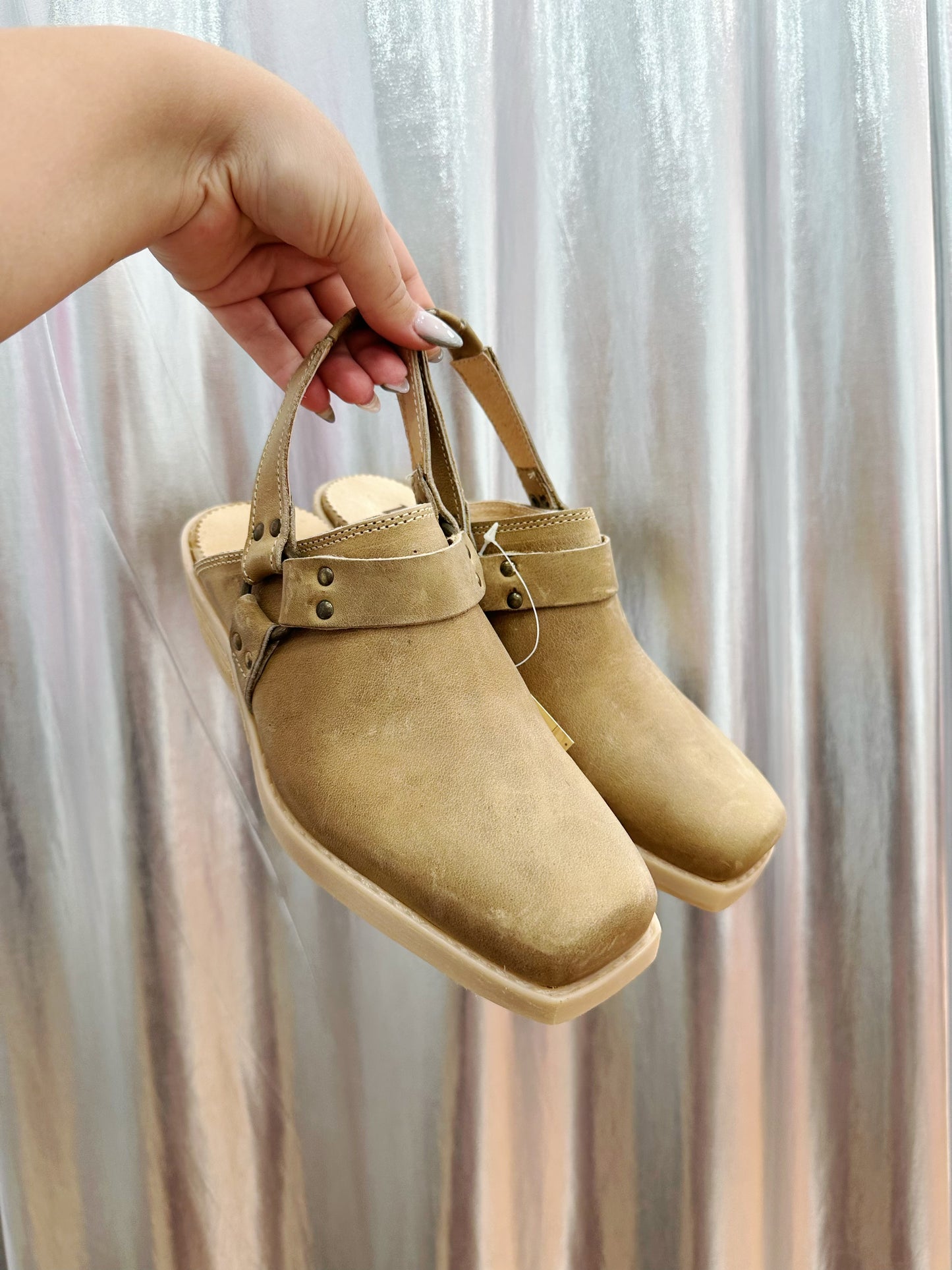 Deadstock leather shoes