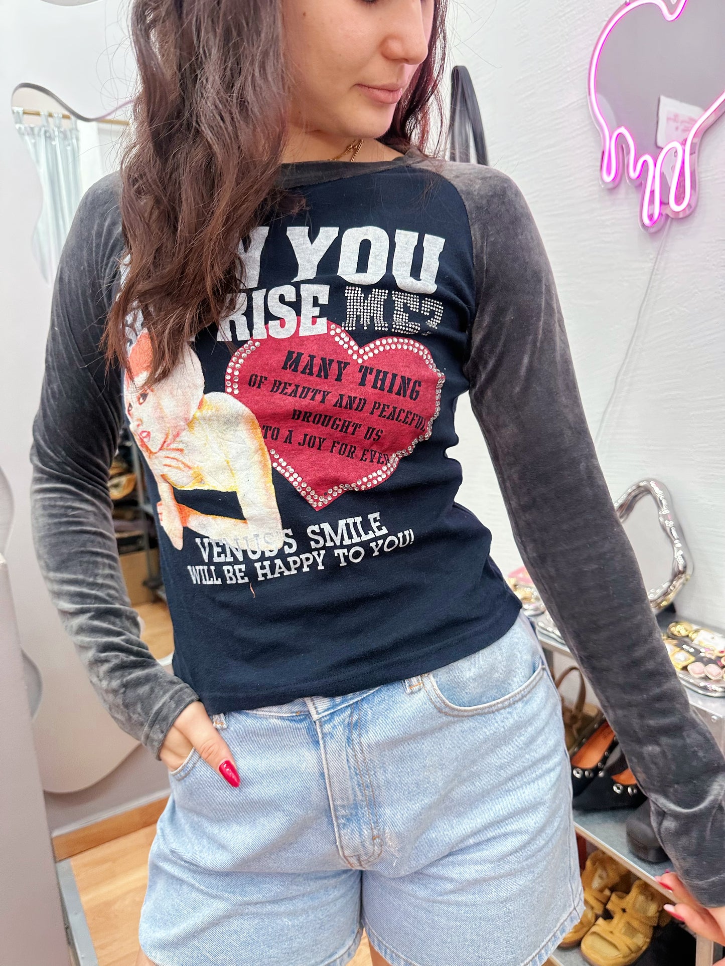 Cute top with velvet sleeves