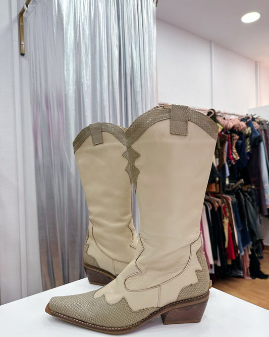 Deadstock leather boots