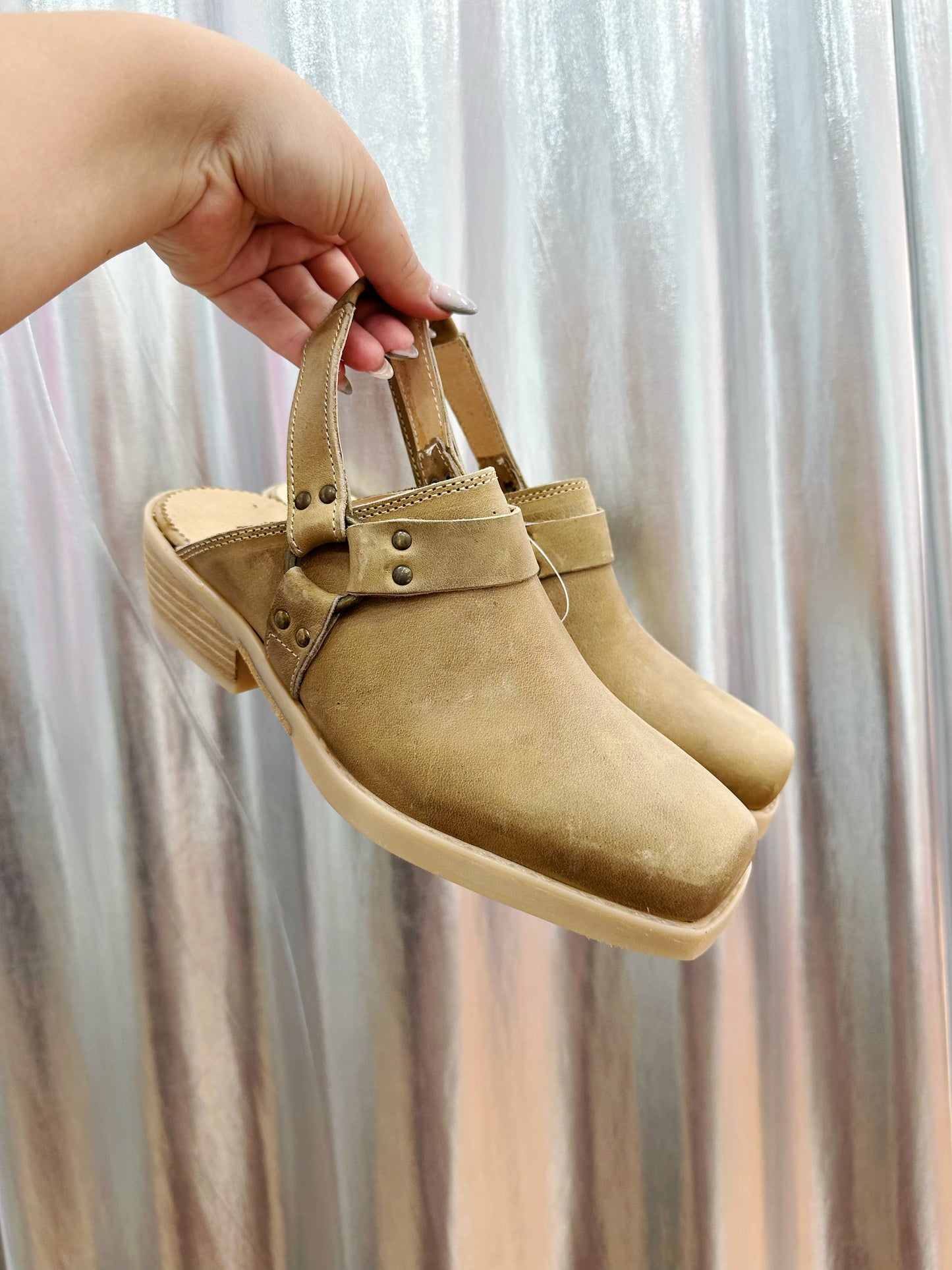 Deadstock leather shoes