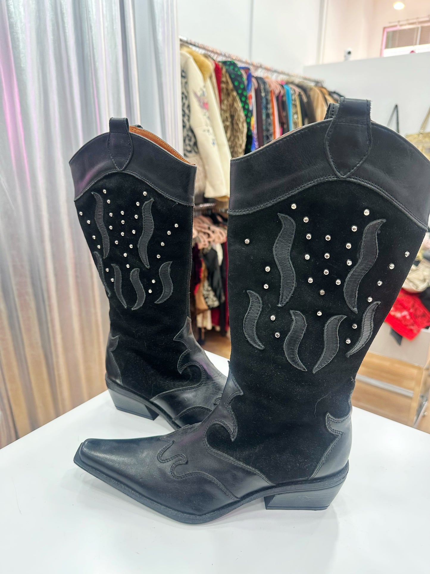 Deadstock leather boots