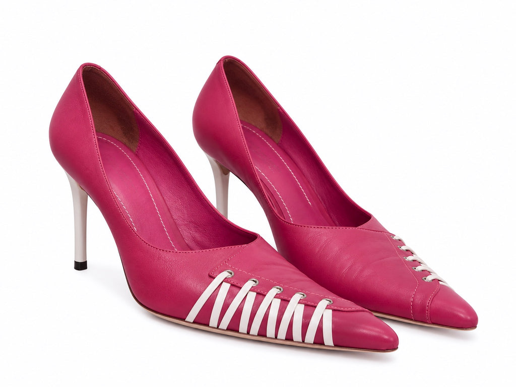 Leather vintage pumps with corset effect