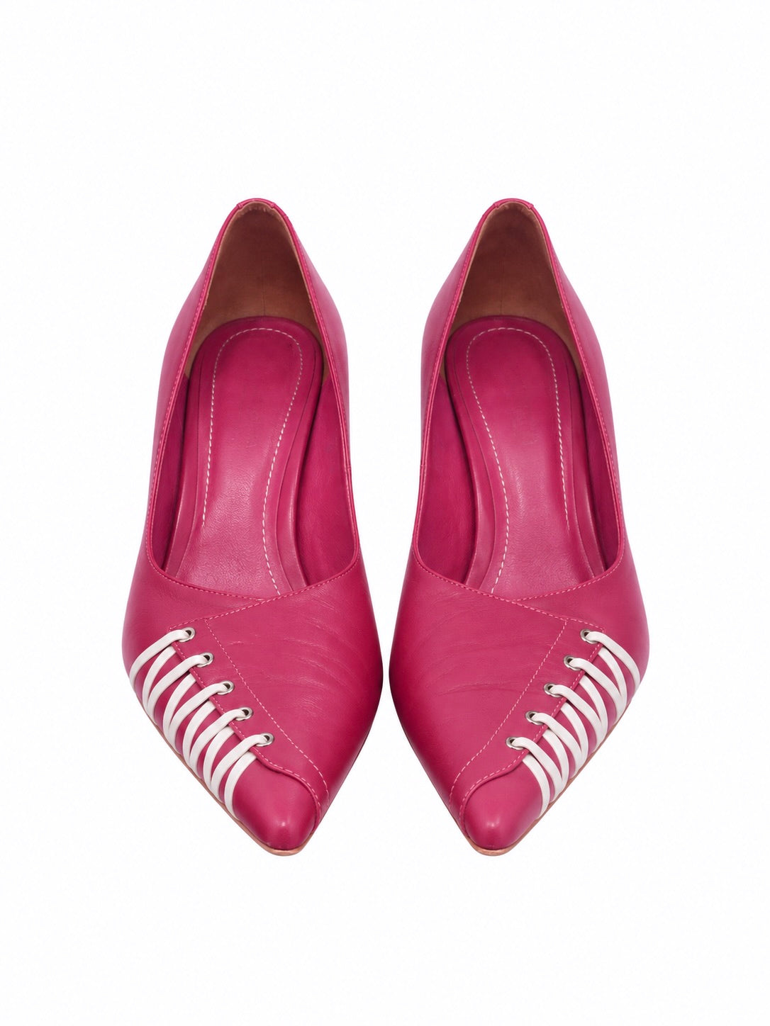 Leather vintage pumps with corset effect