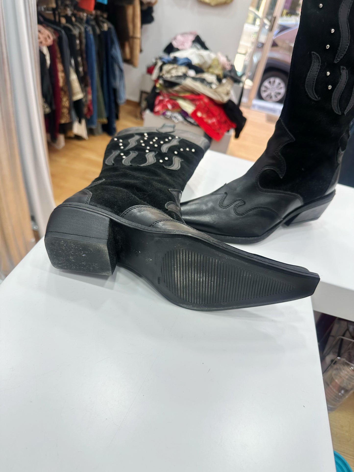 Deadstock leather boots